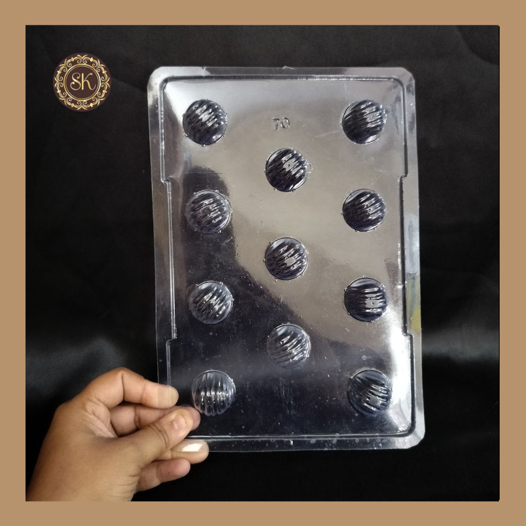 Plastic baking molds best sale