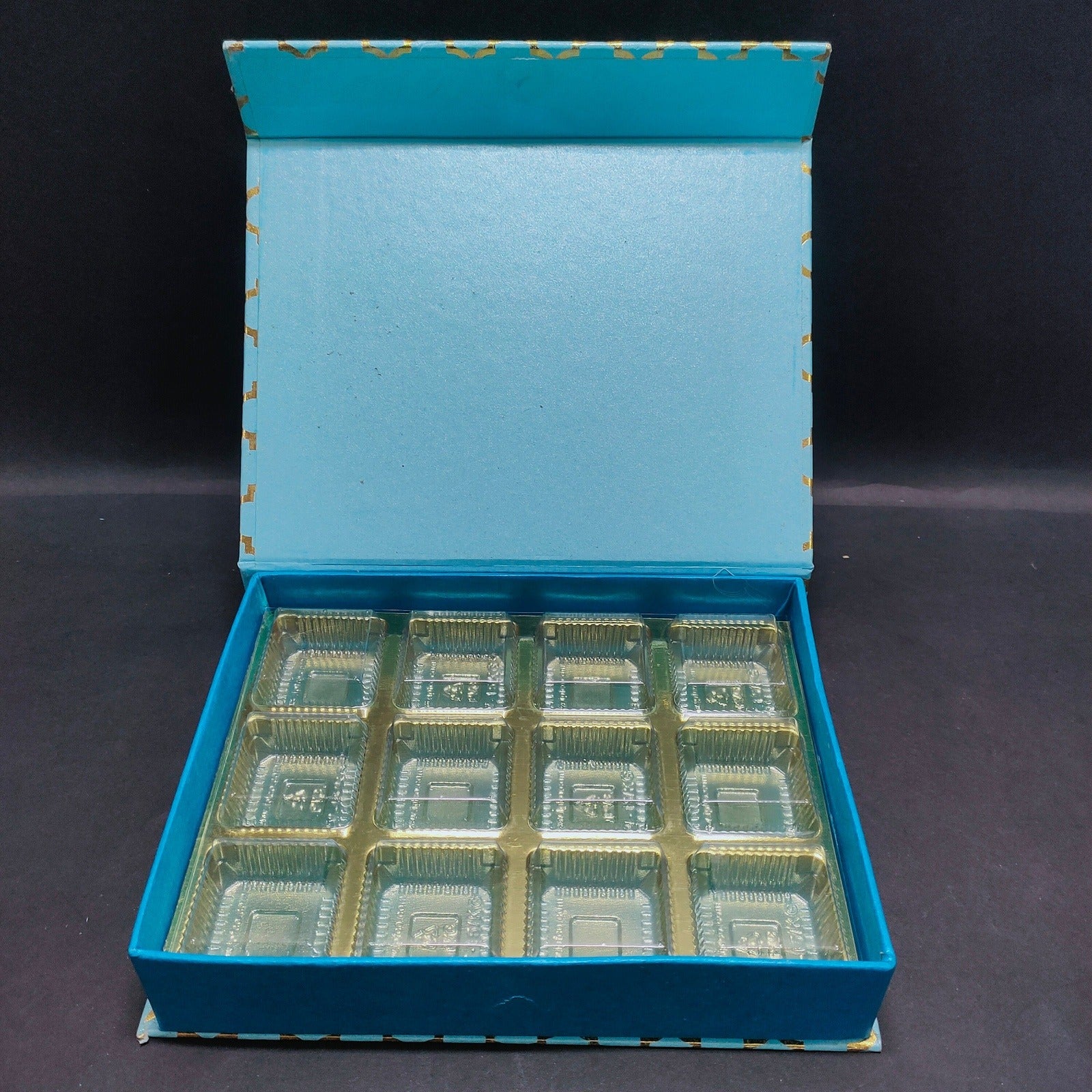 Folding magnet box 12 cavity { Only box } Sweetkraft | Baking supplies